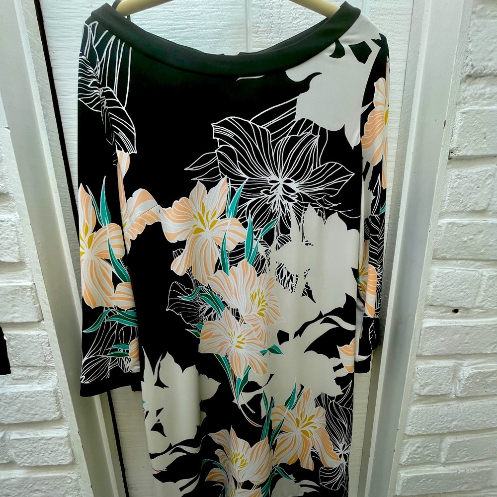 Vince Camuto Floral Dress. Stunning, 3/4 sleeves size 16. Worn once.